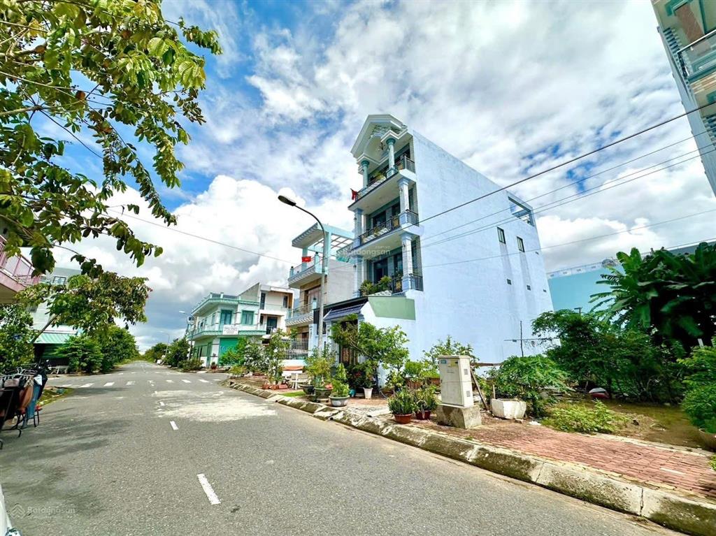 Chính chủ bán gấp đường số 13 thông kcn long hậu 3. sổ cầm tay, xây tự do, dân cư đông đúc