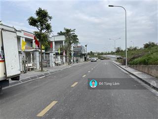 Chính chủ bán 114m2 đất mặt đê vàng phúc lợi. đường rộng, có vỉa hè, phù hợp làm văn phòng công ty