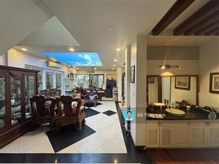 Cần bán gấp biệt thự sân vườn kđt sài đồng 179m2 view hồ, mặt tiền rộng, nội thất cao cấp