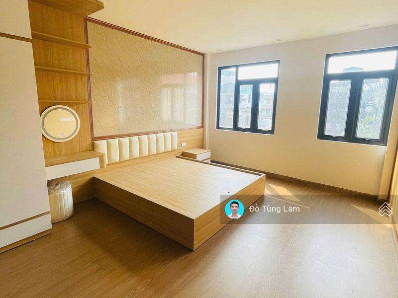 Cần bán 32m2 nhà dân xây, ngõ 83 đường phúc lợi. gần vườn hoa & trường học các cấp