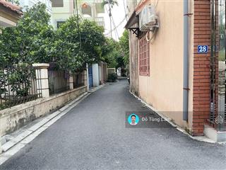 Chính chủ bán 30,1m2 nhà 3 tầng kiên cố, đầu làng cam. cách đường cổ bi 70m, cách chợ 150m