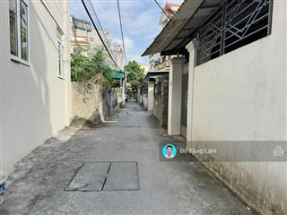 Chính chủ bán căn góc 30m2 nhà c4 cách 20m ra mặt ngõ 197 phúc lợi. vị trí đẹp gần trường chợ