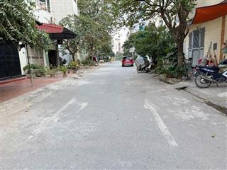 Chính Chủ bán 34,2m2 đất TĐC Trâu Quỳ, Xã Gia Lâm - Vị trí đẹp, đường 11m, xung quanh bạt ngàn