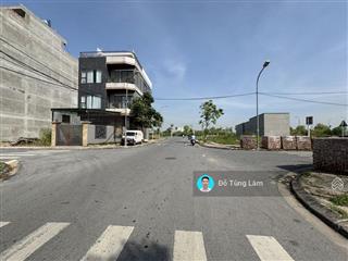 Cần bán căn góc 112m2 nhà 3,5 tầng khu đấu giá cự khối, long biên. đường 17m cách 30m ra hồ