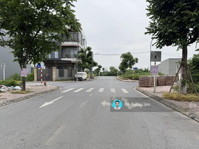 Cần bán căn góc 112m2 nhà 3,5 tầng khu đấu giá cự khối, long biên. đường 17m cách 30m ra hồ