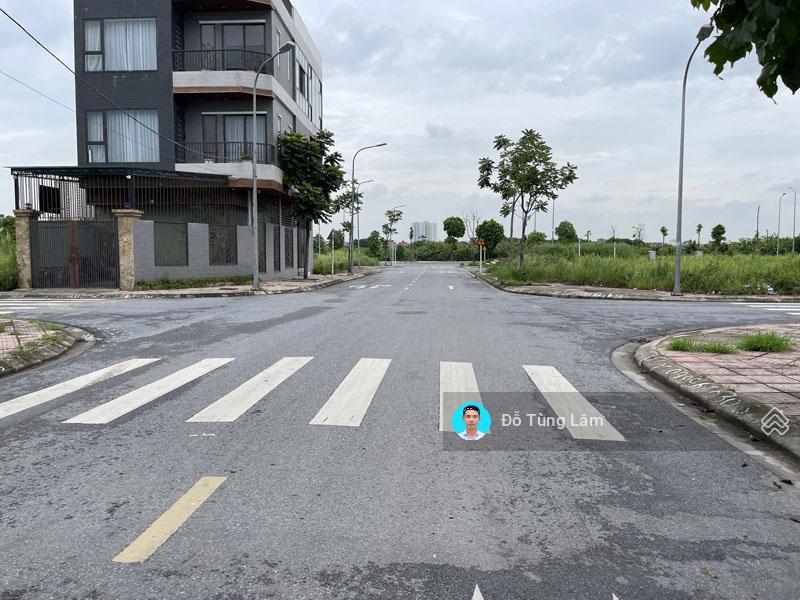 Cần bán căn góc 112m2 nhà 3,5 tầng khu đấu giá cự khối, long biên. đường 17m cách 30m ra hồ