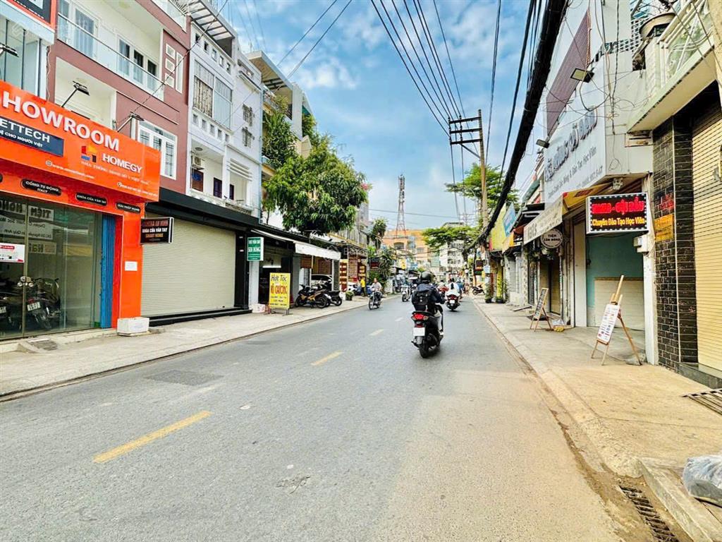 Mt thành công , 4,2x18 , cấp 4 vị trí đẹp chính chủ kẹt tiền bán