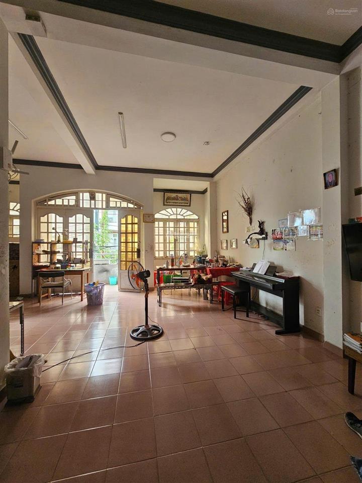 Mt thành công , 4,2x18 , cấp 4 vị trí đẹp chính chủ kẹt tiền bán