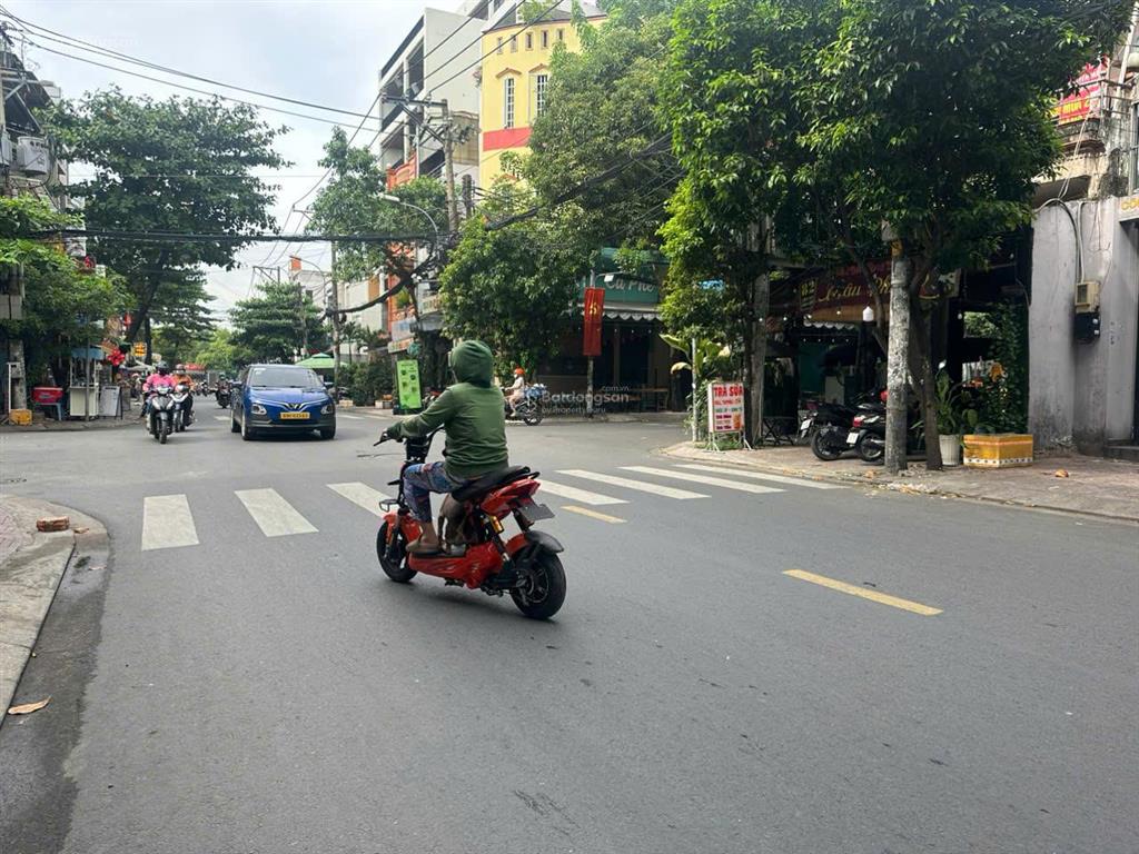 Cho thuê nhà mặt tiền 54b cầu xéo, 5.3mx30m, 17 triệu/tháng