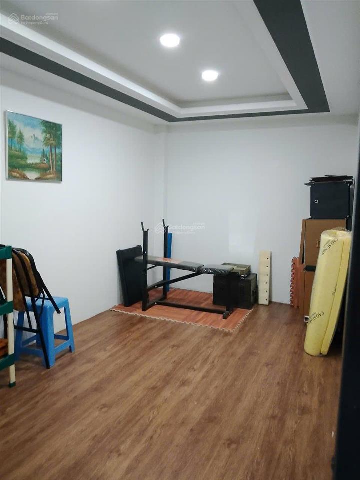 Hẻm xe hơi đường 3 tháng 2 (4 tầng 8mx12,5m). giá 17,5 tỷ