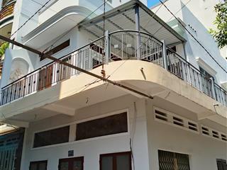 Nhà 3 tầng đường trường sa (6mx11m). giá 12,5 tỷ