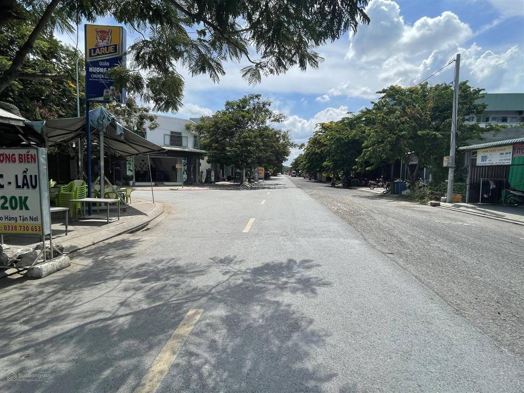 Cần bán lô đất đường n1 kdc long hậu. dt 5m x 18.2m giá 3,3 tỷ. vị trí cực đẹp, sổ đỏ riêng