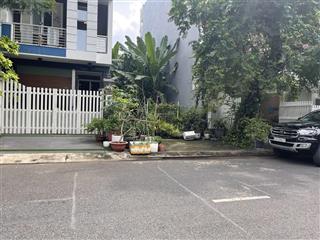 Cần bán lô đất đường thông kdc sadeco phước kiển a. dt 5m x 20m, hướng nam. giá 12.5 tỷ