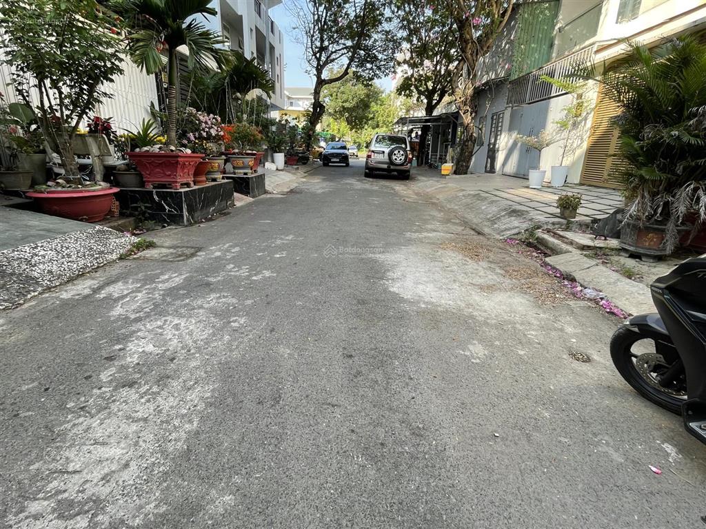 Cẩn bán lô đất kdc sadeco phước kiển a. dt 5m x 20m giá 9,9 tỷ thương lượng. sổ đỏ riêng