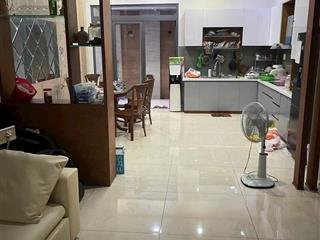 Cần bán căn nhà 1 trệt 2 lầu và sân thượng kdc sadeco phước kiển a. giá 12,8 tỷ. sổ hồng riêng.