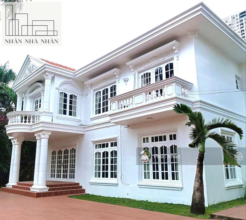 Chỉ hơn 173tr/m2 biệt thự đẹp sân vườn hồ bơi 651m2 compound đẳng cấp thảo điền  thuê 1.3 tỷ/năm