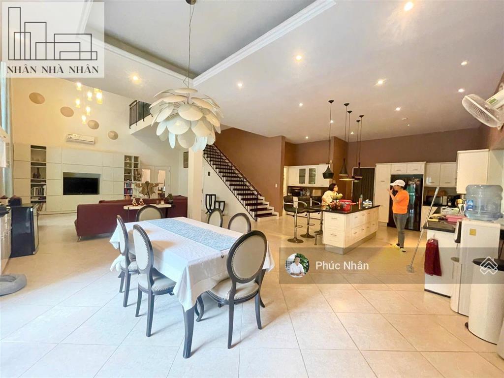 Chỉ hơn 173tr/m2 biệt thự đẹp sân vườn hồ bơi 651m2 compound đẳng cấp thảo điền  thuê 1.3 tỷ/năm