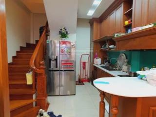 Bán nhà ngõ 18 định công thượng ngã ba vũ tông phan. 31m2. ngõ thông ô tô. full nội thất. giá 6tỷ75