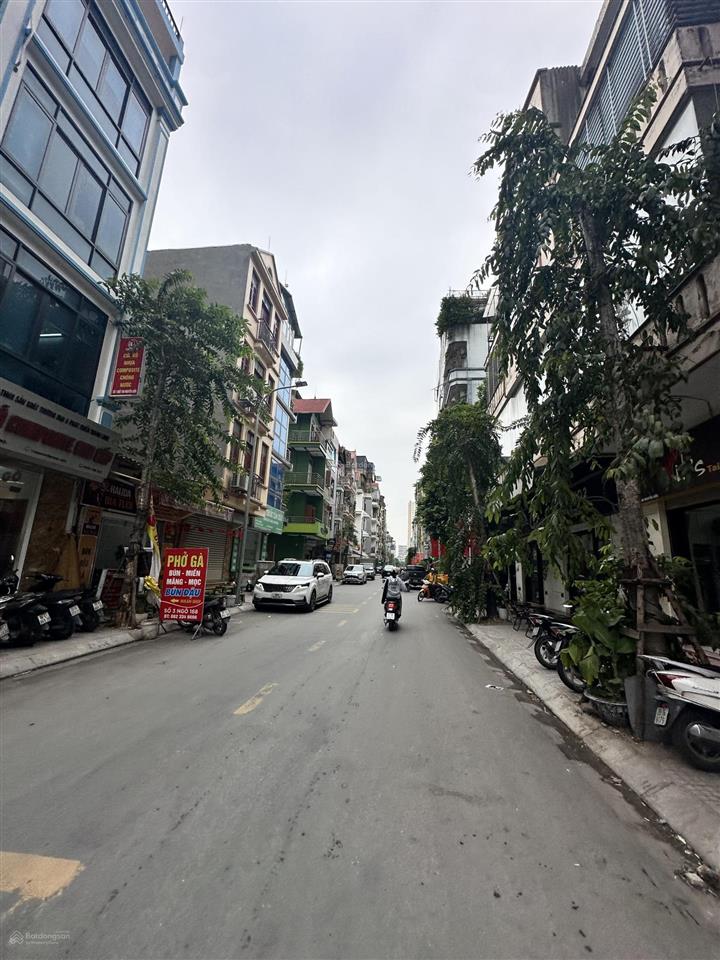 Phân lô khuất duy tiến.55m2.mặt tiền 12 mét.lô góc 2 mặt.dt tầng 2 lên là 75m2.vỉa hè.giá 22tỷ5