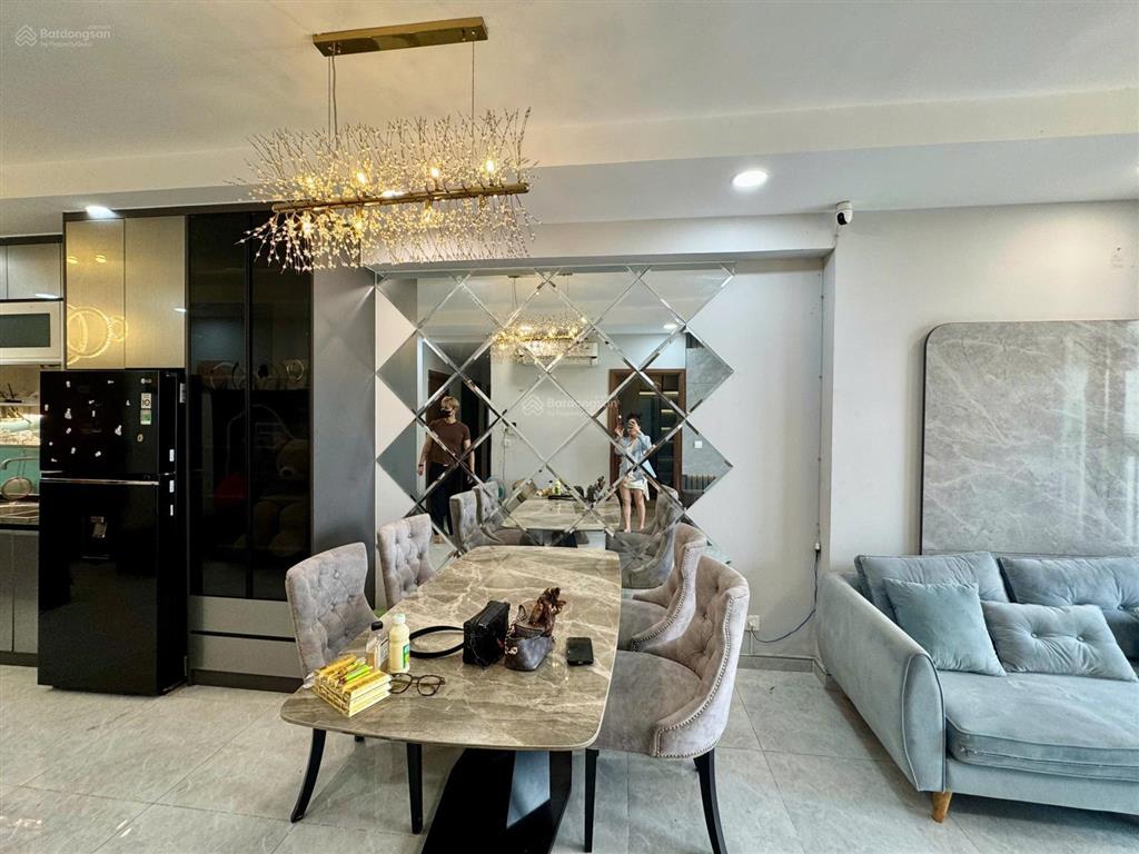 Bán căn hộ the pegasuite, 4,9 tỷ, 75m2, 2pn, 2wc, pháp lý đầy đủ  full nội thất đẹp như hình