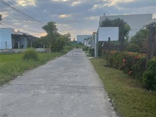 700m2 đất mặt tiền liên ấp 2  3. có 300m2 thổ 400m2 lúa
