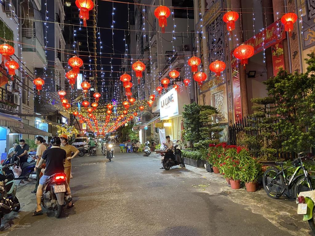 Phòng cao cấp, đầy đủ tiện nghi. gần đài truyền hình và trường khoa học xã hội & nhân văn 200 mét