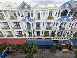 Khu nhà cực đẹp ngay vạn phúc cty 4 tầng xe hơi đậu trong nhà khu vip thủ đức sát quốc lộ 13