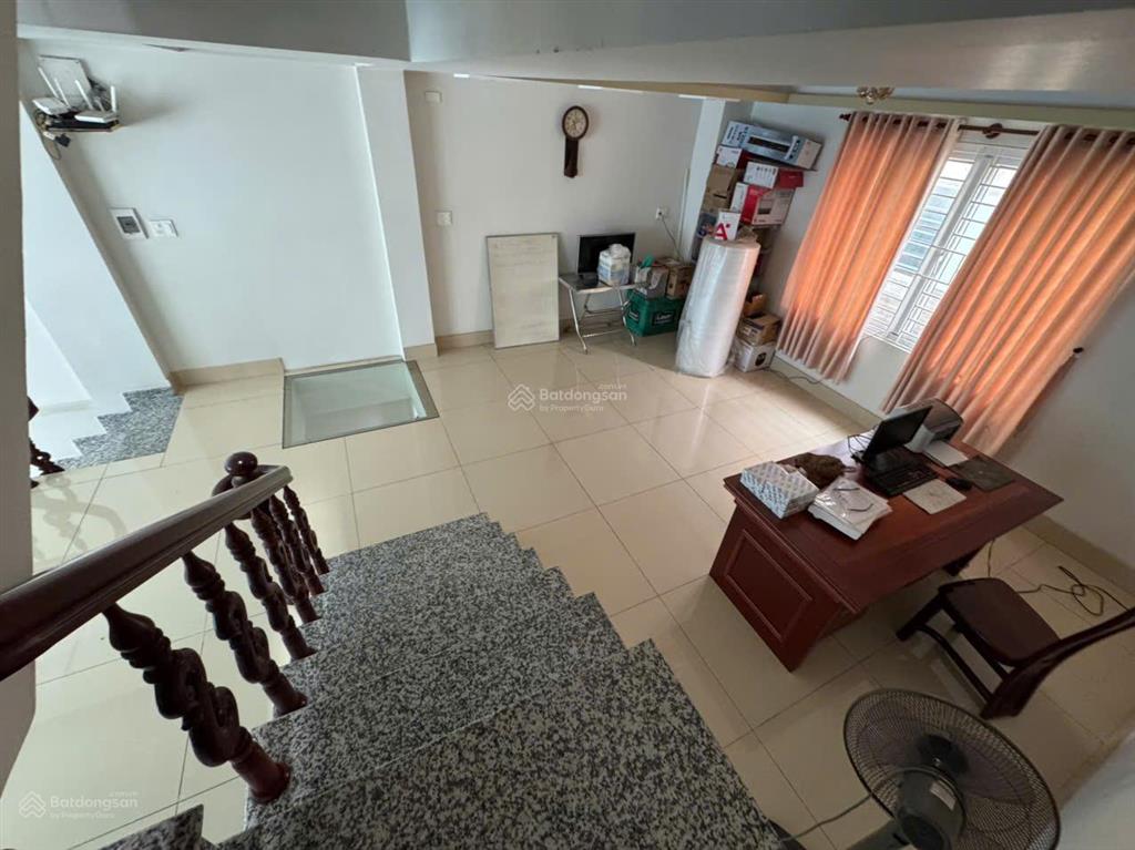 Bán nhà 3 tầng ngang khủng 5,4m ngay nhà thờ fatima sát đại học luật, đường xe tải giá đầu tư