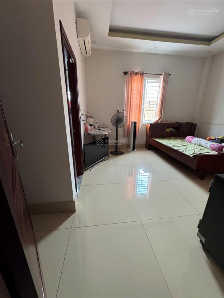 Bán nhà 3 tầng ngang khủng 5,4m ngay nhà thờ fatima sát đại học luật, đường xe tải giá đầu tư