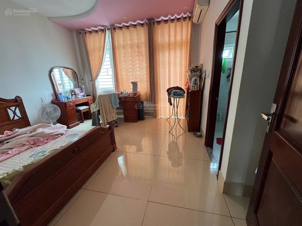 Bán nhà 3 tầng ngang khủng 5,4m ngay nhà thờ fatima sát đại học luật, đường xe tải giá đầu tư