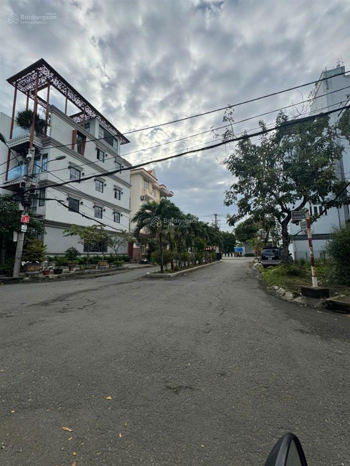 Bán nhà khu thành ủy đường 18 giá đầu tư ngay công viên 68m2 khu bên sông đường nội bộ 12m thủ đức