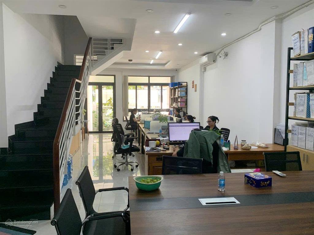 Bán nhà mặt tiền đường số 5 khu đô thị vạn phúc full nội thất, 5 tầng có dòng tiền sẵn cho thuê