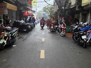 Chính chủ cần bán nhà mặt phố đê la thành, 35m2 (không làm việc với môi giới)