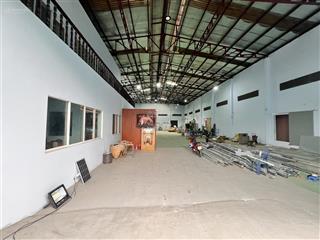 Cho thuê xưởng dt hơn 1.000m2, đường container 40ft, hương lộ 2