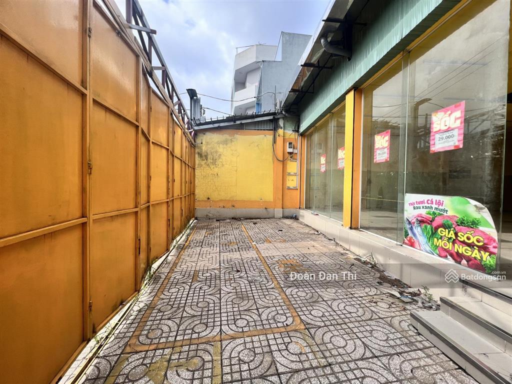 Bán nhà mt liên khu 16 dt 12x19.3m (231m2) cấp 4 giá 20.3 tỷ tl