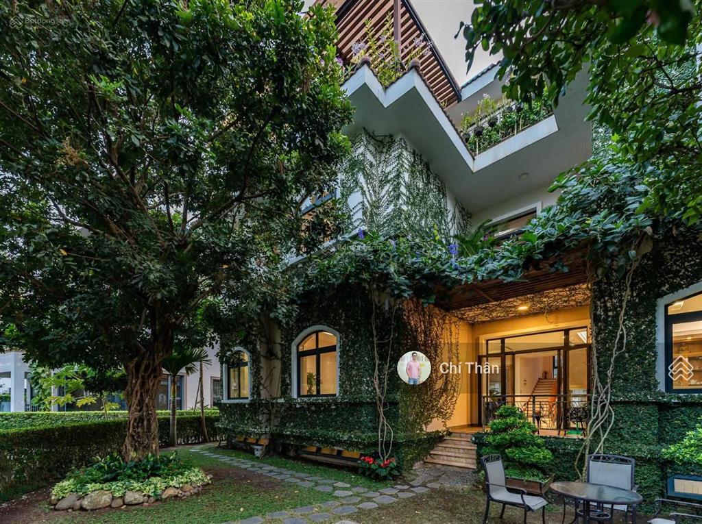 Biệt thự sân vườn 480m² cư xá tự do kết cấu trệt 2 lầu sân thượng, chủ nhà xuất cảnh bán gấp