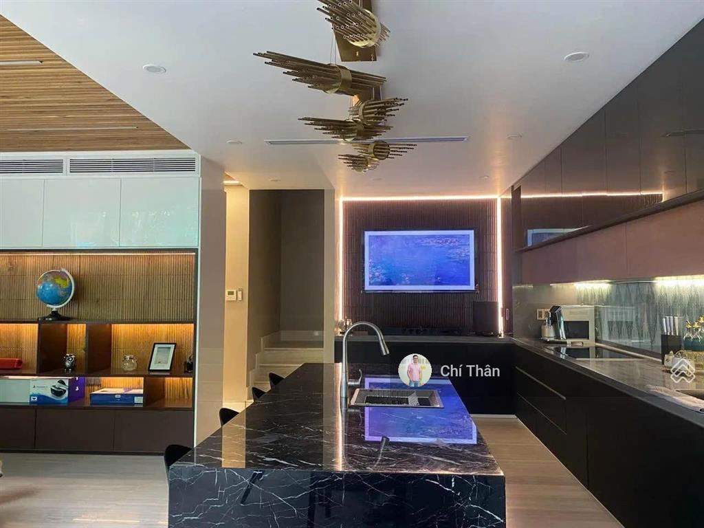 Biệt thự sân vườn 480m² cư xá tự do kết cấu trệt 2 lầu sân thượng, chủ nhà xuất cảnh bán gấp