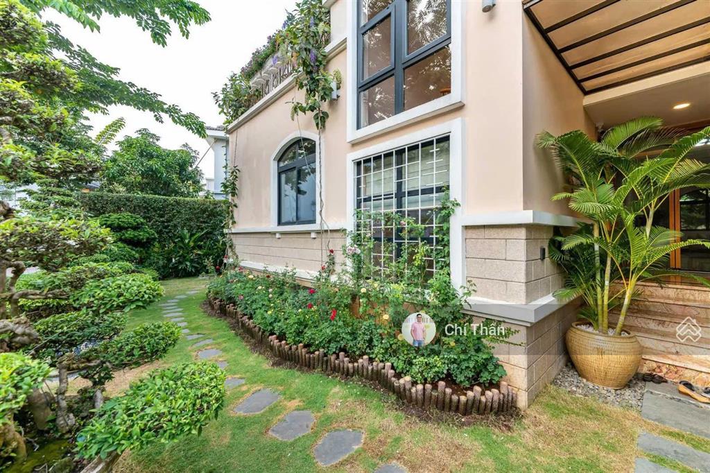 Biệt thự sân vườn 480m² cư xá tự do kết cấu trệt 2 lầu sân thượng, chủ nhà xuất cảnh bán gấp