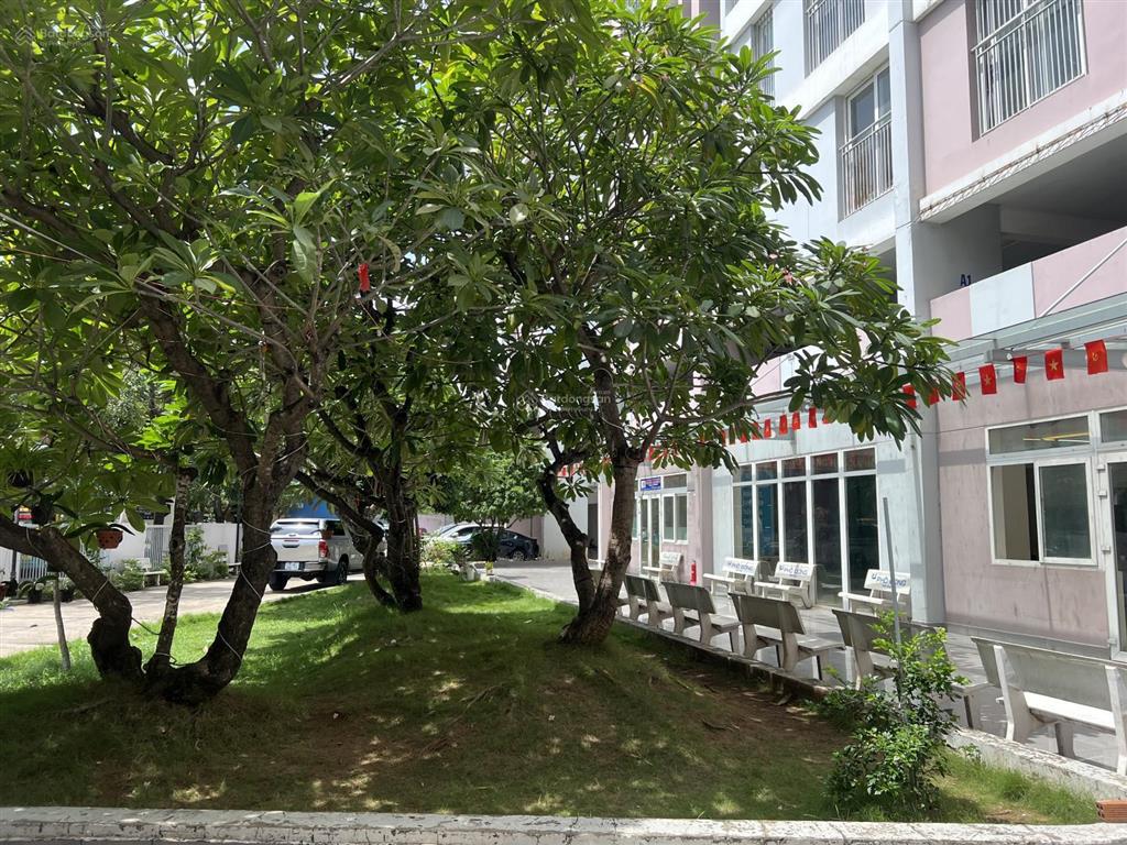 Chính chủ bán căn hộ thủ thiêm xanh, lầu cao, nội thất, giá 2.9 tỷ.