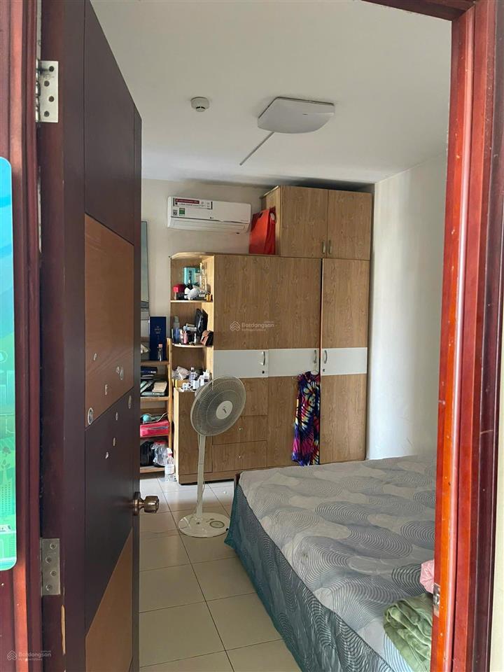 Chính chủ bán căn hộ thủ thiêm xanh, lầu cao, nội thất, giá 2.9 tỷ.