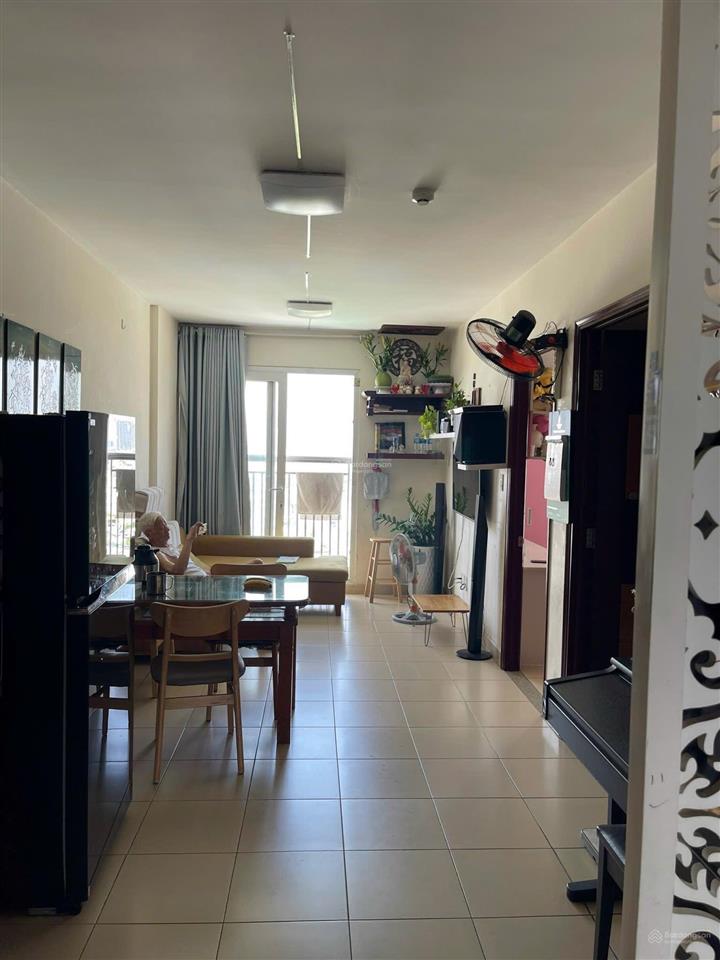 Chính chủ bán căn hộ thủ thiêm xanh, lầu cao, nội thất, giá 2.9 tỷ.