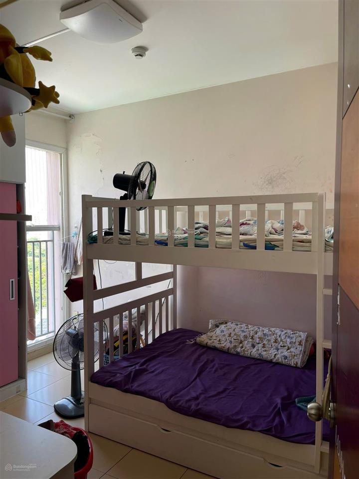 Chính chủ bán căn hộ thủ thiêm xanh, lầu cao, nội thất, giá 2.9 tỷ.