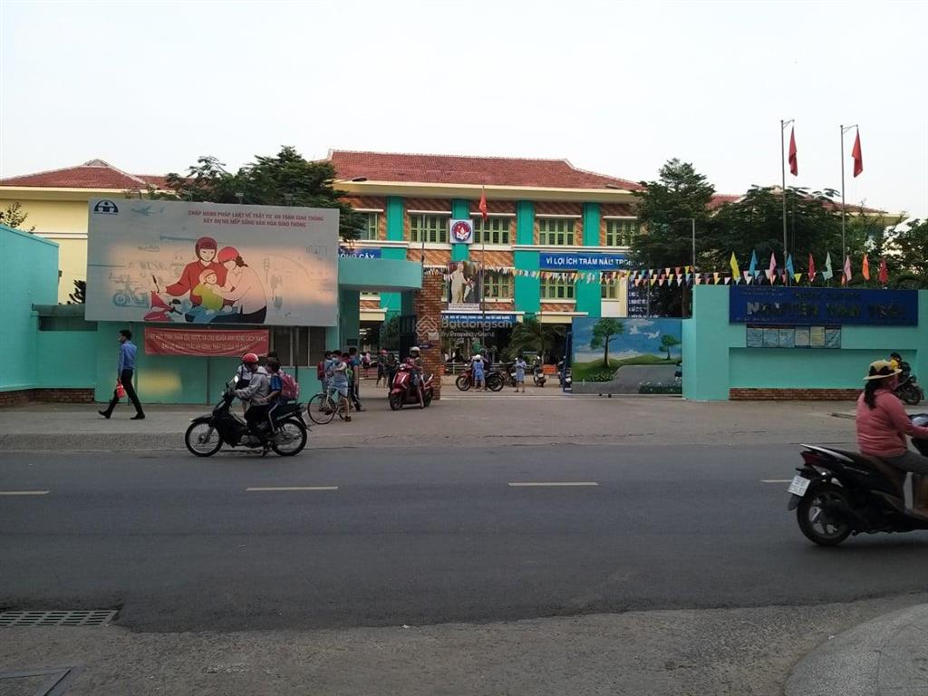 Tôi cần bán căn hộ thủ thiêm xanh, 120m2 3pn 2wc, view đẹp