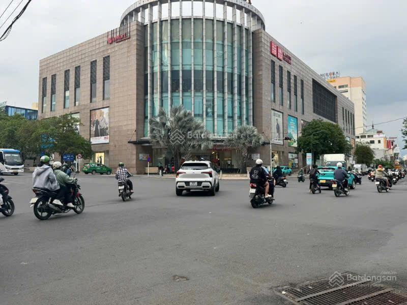 Bán toà nhà 4 tầng mặt tiền đường phạm văn thuận biên hoà. 1.600m2 sàn 63 tỷ