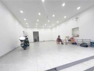 Cho thuê 66 m2, mặt bằng tầng 1, mặt tiền 7m của tòa nhà trong ngõ phố núi trúc, phường giảng võ