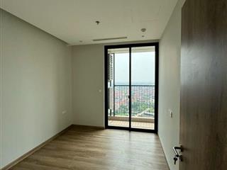 Cần bán gấp căn hộ 3 ngủ Landmark view làng hoa.LH 0917894713