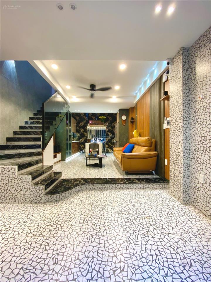 Hoa hồng 1% nhà chính chủ 4 tầng, hẻm xe hơi, quang trung, p. 11, gò vấp