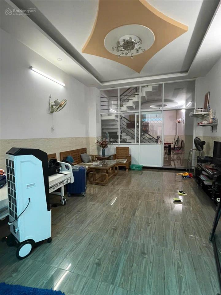 Bán nhà 1/ đường kênh tân hoá ngay trịnh đình trọng, dt 4,5x15m, 2 lầu giá 5,3 tỷ