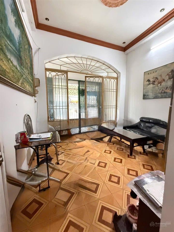 Bán nhà mặt tiền kd đỗ nhuận gần đh công thương, dt 4x14,5m 1 lầu giá 7,9 tỷ