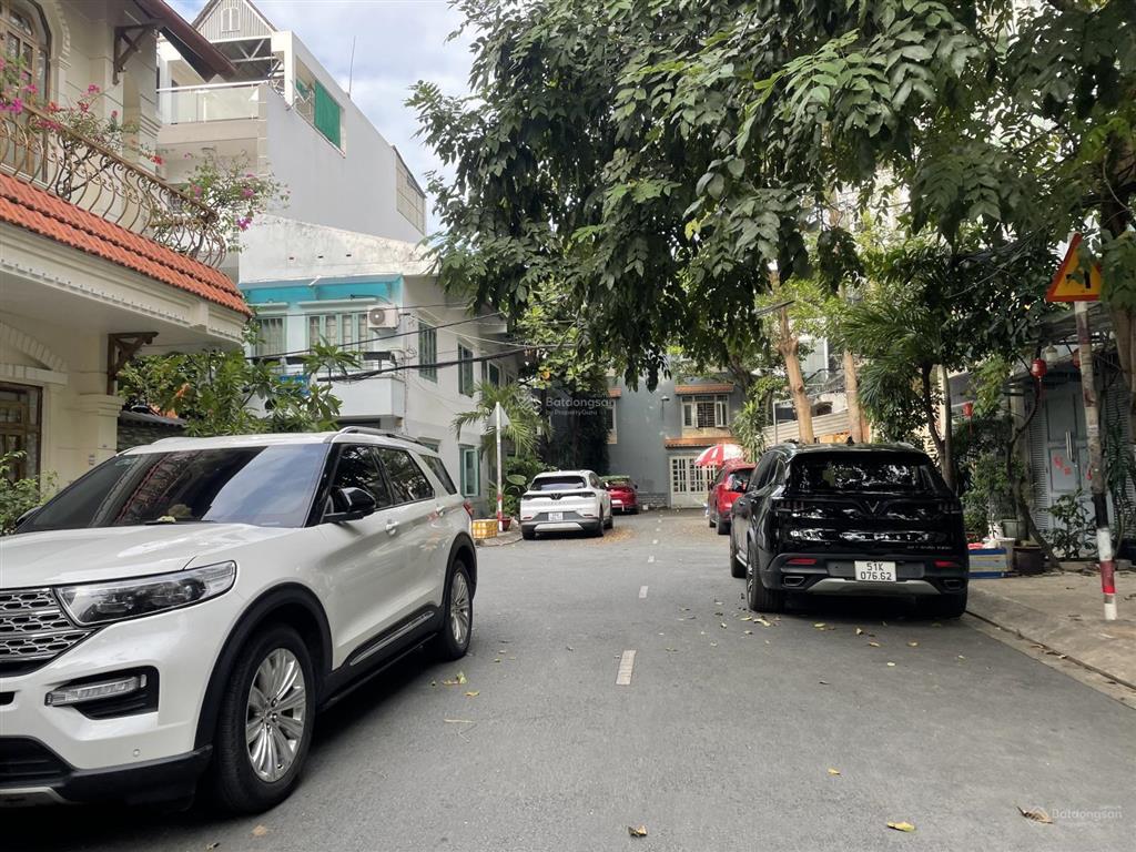 Bán nhà hẻm 8m ngay chợ trần văn ơn ra tân sơn nhì 200m, dt 4x17m 3 lầu nhỉnh 10 tỷ